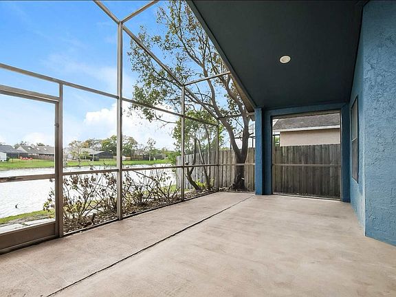 5th image of 222 Lakebreeze Cir