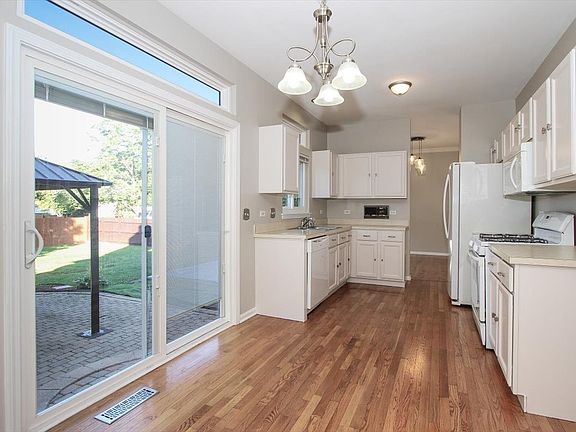 5th image of 168 S Osage Ct