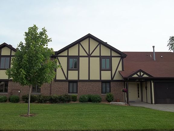3rd image of 601 Carol Ct