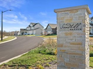 W194N5457 BROADWING CIRCLE #Lt11, Menomonee Falls, WI 53051