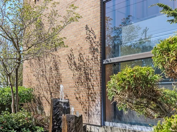 9023 Mary Avenue NW #101, Seattle, WA 98117