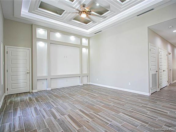 5th image of 810 Bluebonnet Dr