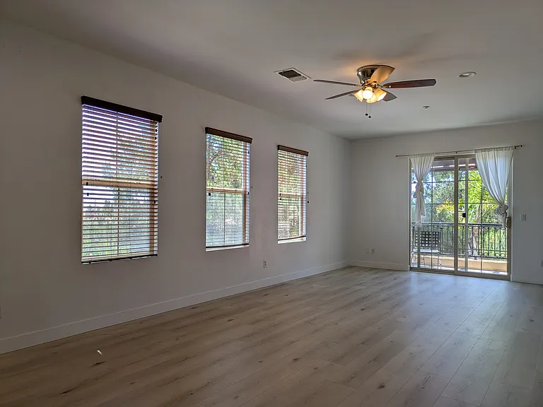 2281 Huntington Point Rd #139 — Photo 11