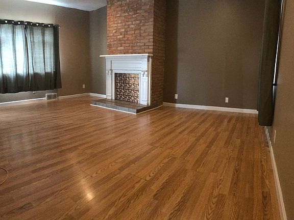 4th image of 3104 Jane St