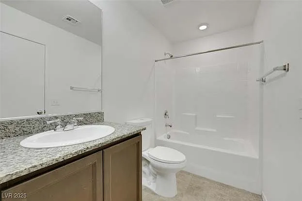 4561 Woolcomber St N — Photo 16