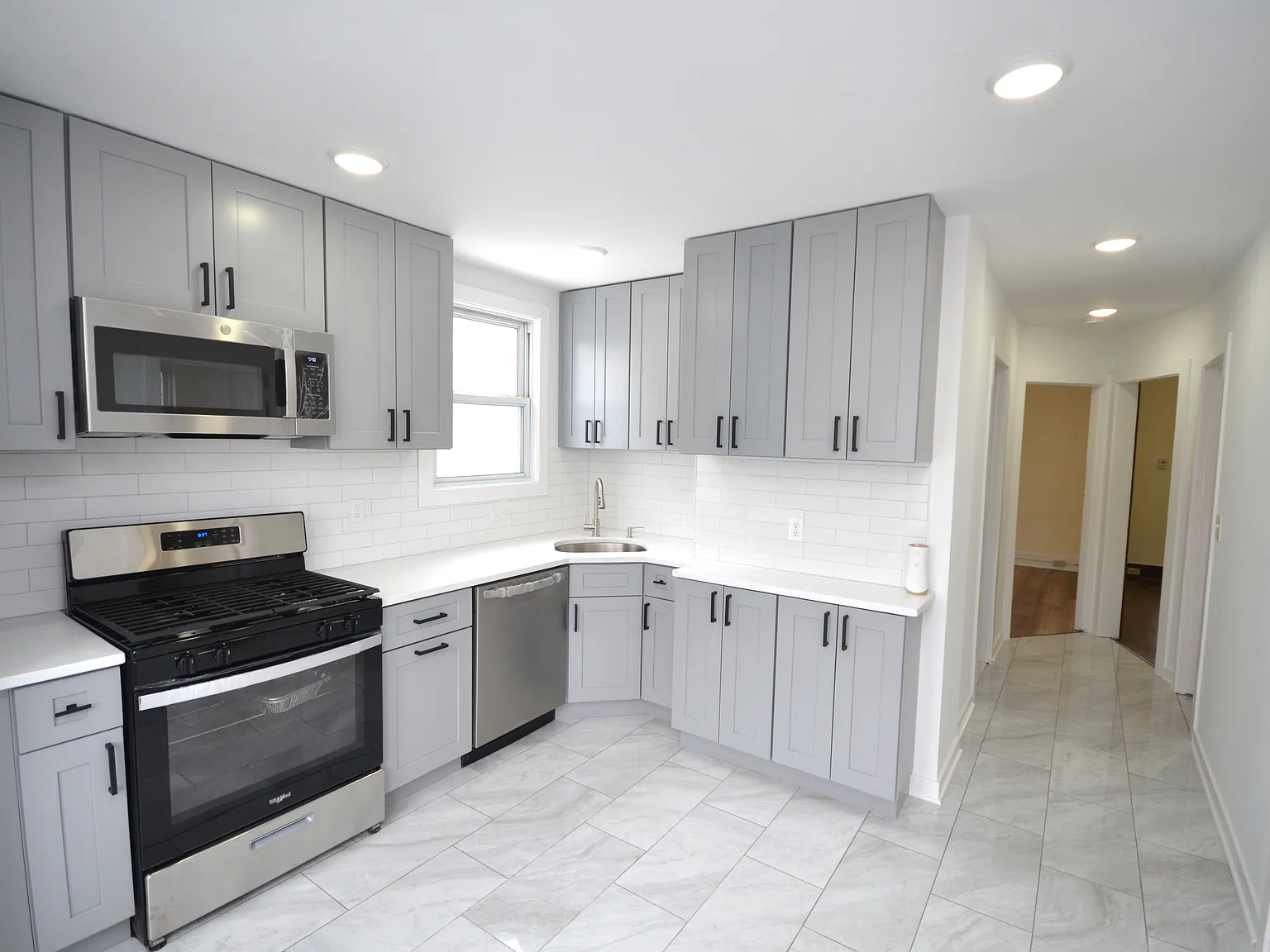 2 bed, $2,350 — Photo 1