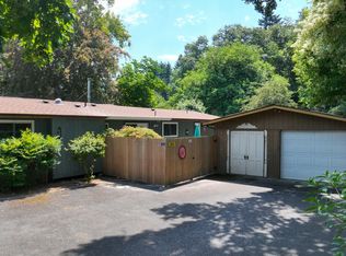 835/873 SE Grandview Ave, Grants Pass, OR 97527
