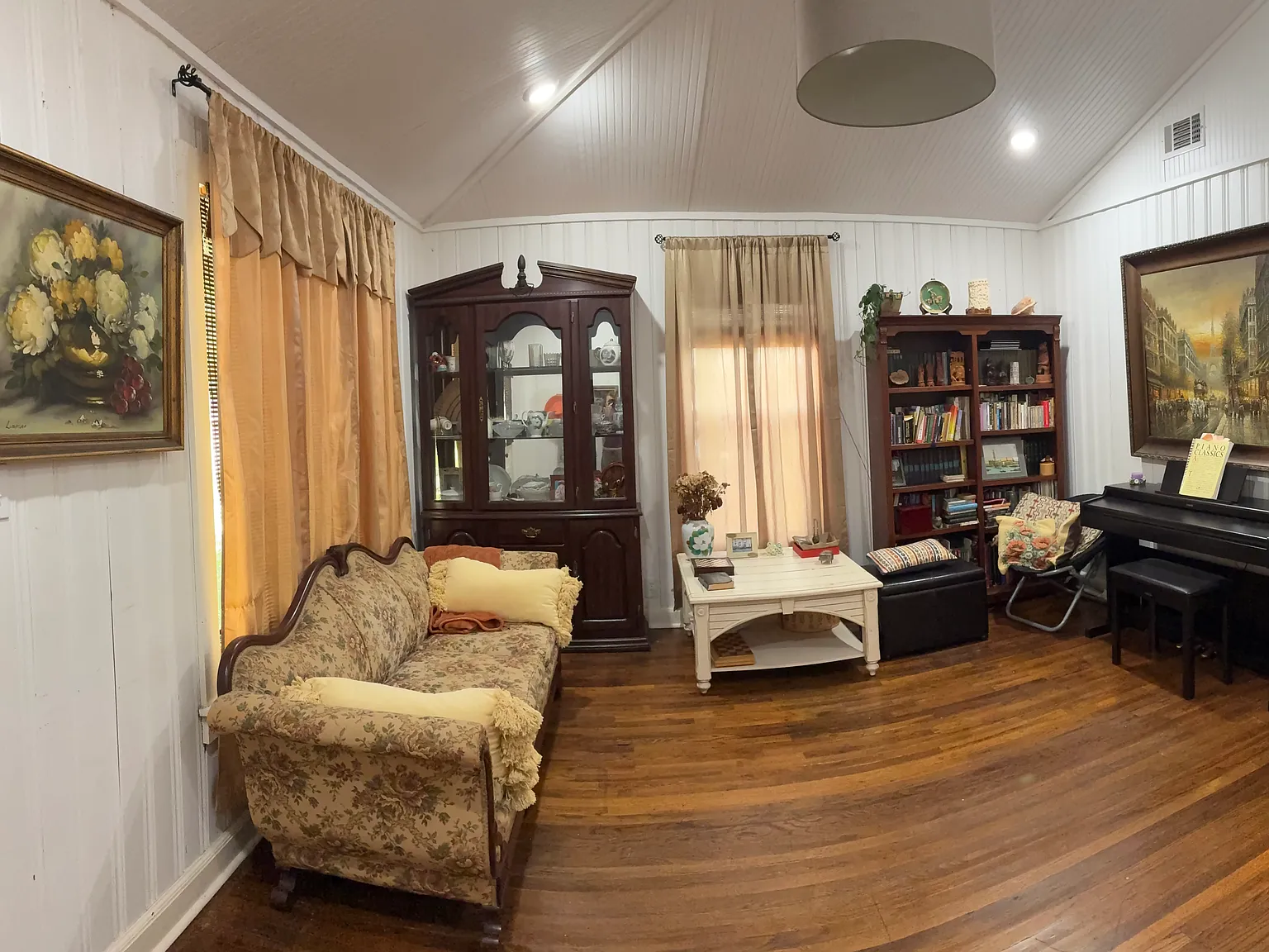 2 bed, $1,275 — Photo 2