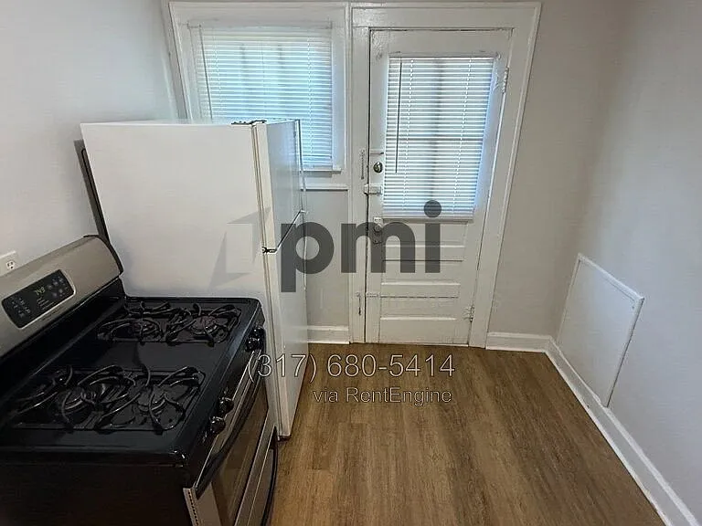 943 N Drexel Ave — Photo 7