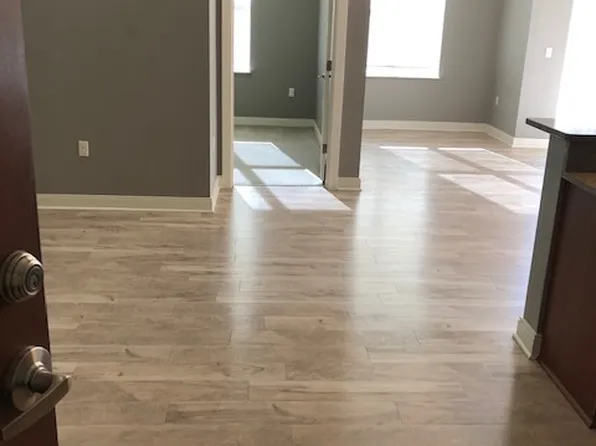 260 South St #204, Waukesha, WI 53186