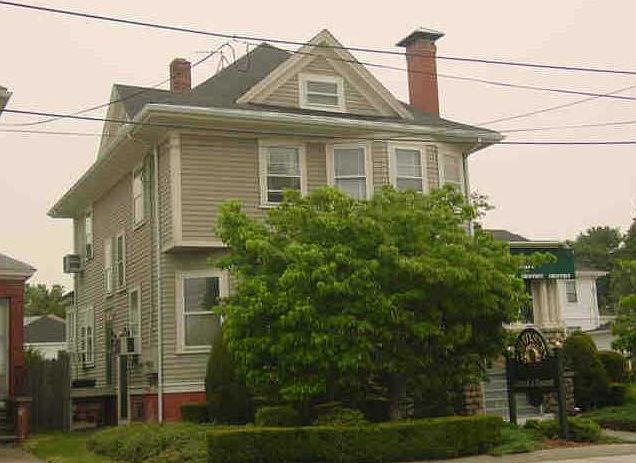 1st image of 795 Park Ave
