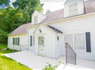 907 Laurel Rd, Charleston, WV 25314