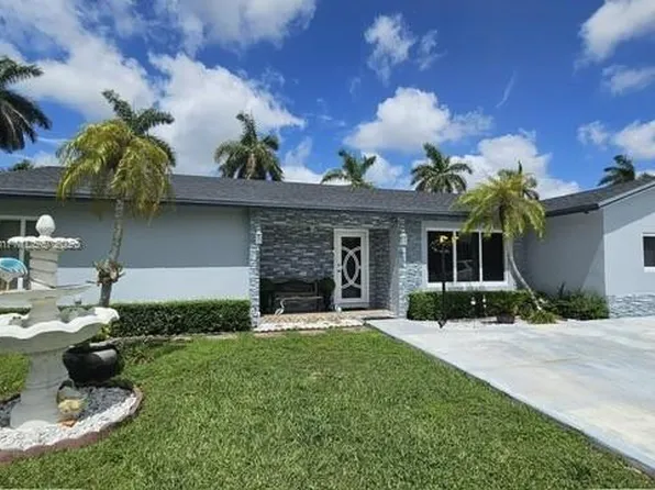 16402 SW 111th Ave, Miami, FL 33157