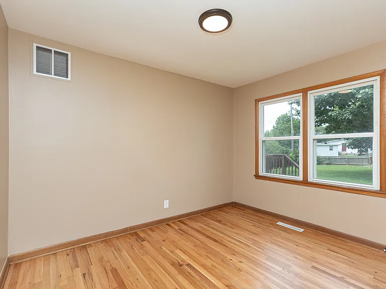 3049 S Parkview Ave — Photo 19