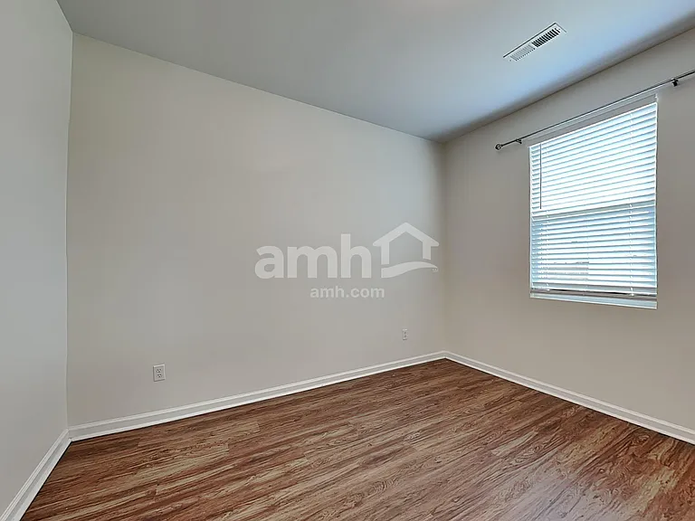 271 Cameron St — Photo 9