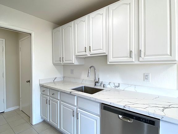 3rd image of 200 Guerrero St #215