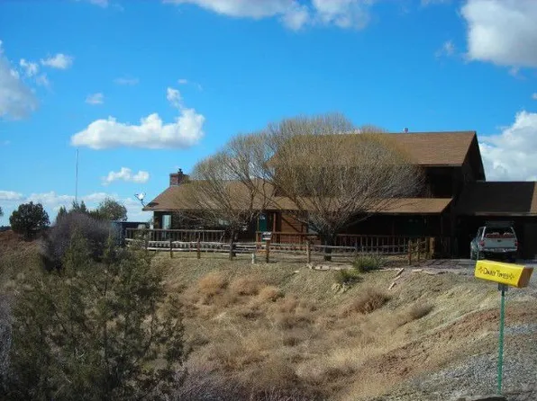 8655 Foothills Dr, Farmington, NM 87402