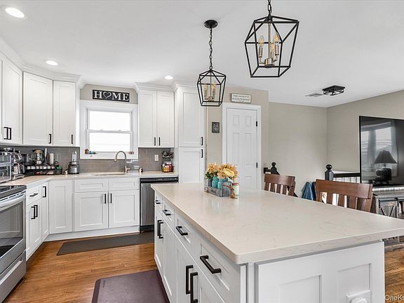 5th image of 35 Lee Avenue