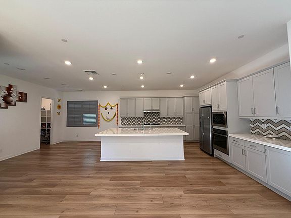 5th image of 697 Westbrook Loop