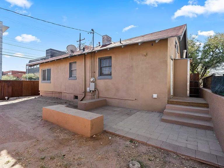 1541 E Mabel St — Photo 33