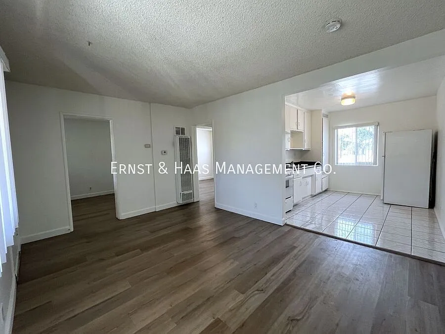 Wonderful 2-Bedroom Apartment In Long Beach! *Move-In Special* — Photo 3