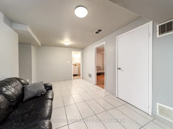 2534 Palisander Ave, Mississauga, ON L5B 2L2