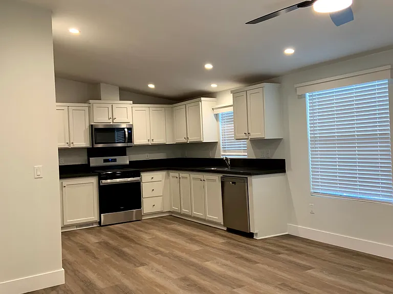 11195 N Ventura Ave — Photo 3
