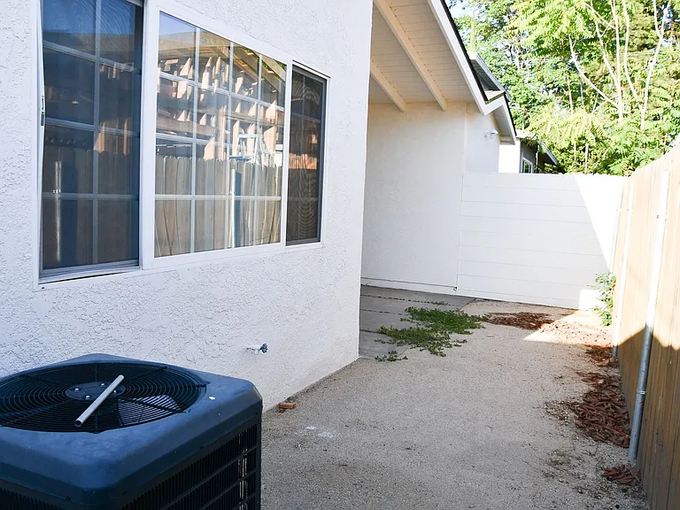 316 N Parker St — Photo 50