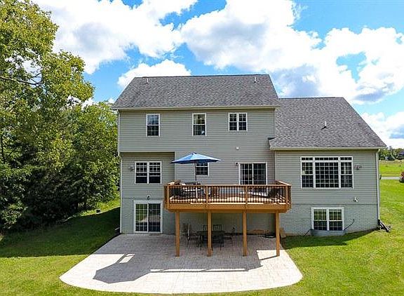 2nd image of 553 Paulas Cir
