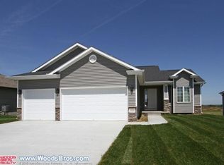 9020 Stetson Dr, Lincoln, NE 68507