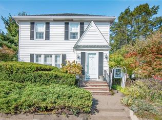 67 Grosvenor Ave, Pawtucket, RI 02860