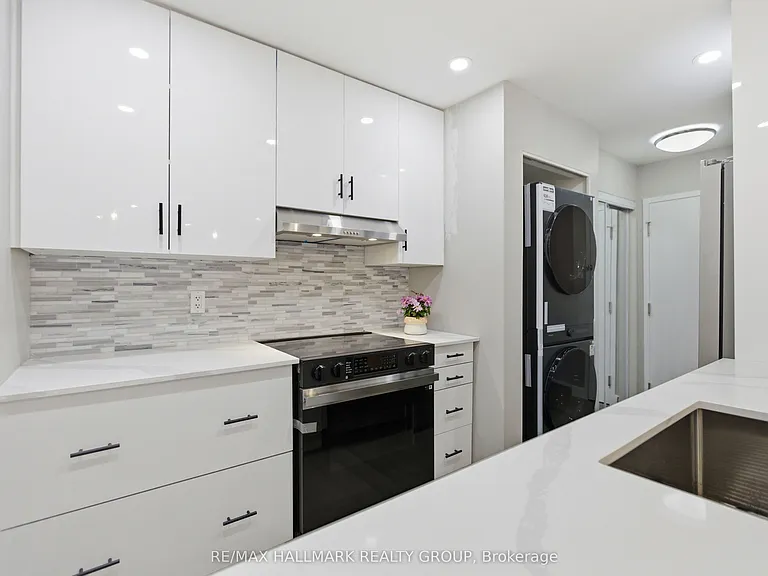 218 Viewmount Dr #216 — Photo 9