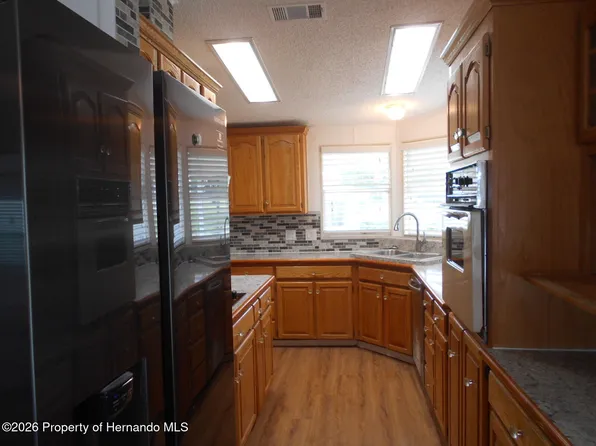 7452 Dinsmore St, Brooksville, FL 34613