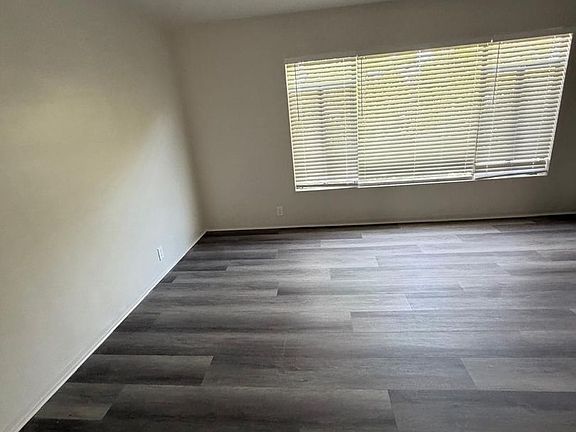 5th image of 3836 Lockland Dr #4A