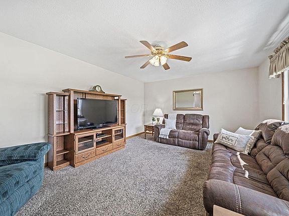 5th image of 7490 Dyer Rd
