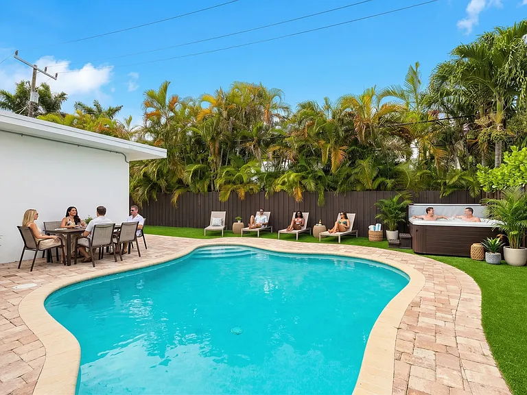 1217 Seabreeze Blvd — Photo 35