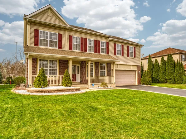 1289 Deer Creek Dr, Dyer, IN 46311