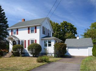 24 Roberts St, Middletown, CT 06457