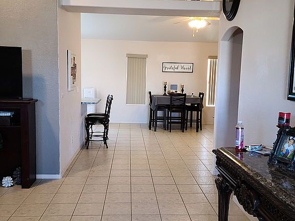 Entrance, vaulted ceilings