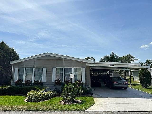 1st image of 2928 S Country Club Dr