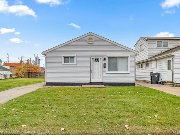 17172 Flora St, Melvindale, MI 48122