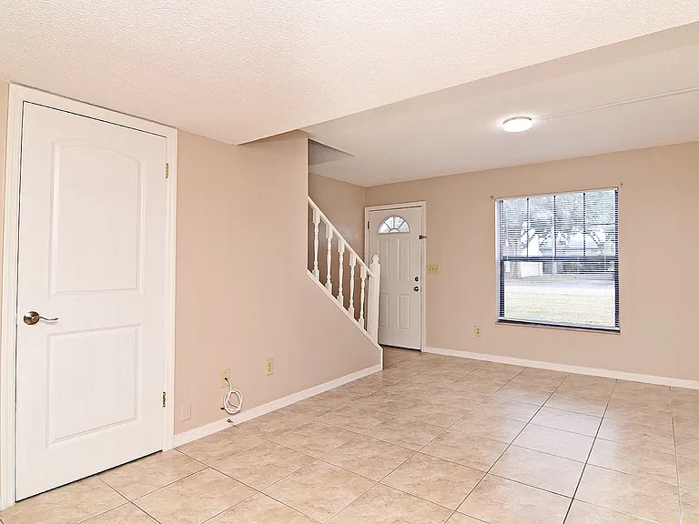 2720 Gray Fox Ln — Photo 7
