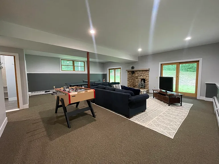 303 Westview Est — Photo 36
