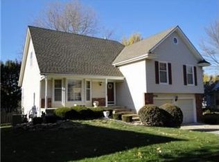 8436 Darnell St, Lenexa, KS 66215