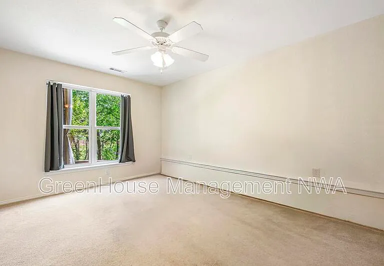 28 Latshaw Dr — Photo 28