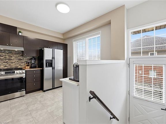 5th image of 170 Dewitt Rd #6