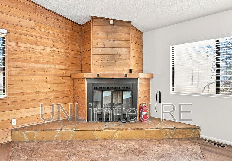 1410 N Inverrary Way — Photo 32