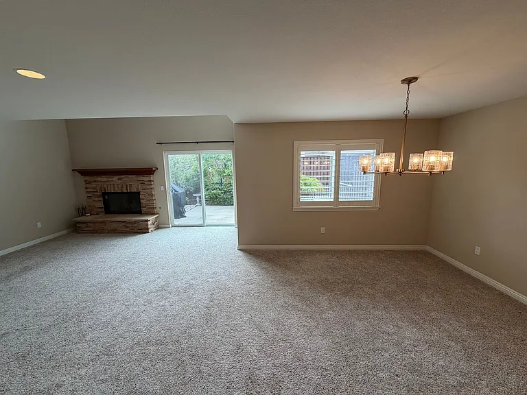 4304 Foxenwood Cir — Photo 5
