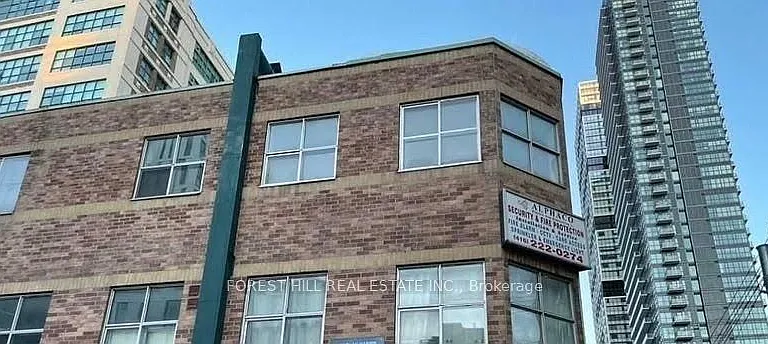 126 Dundas St E #202 — Photo 1