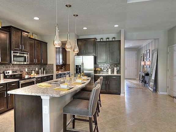 4th image of 32353 Fenwick Ln